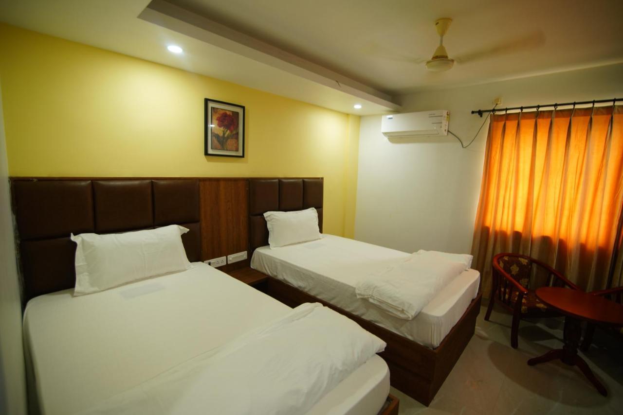 Siriki Resorts Srungavarapukota ภายนอก รูปภาพ