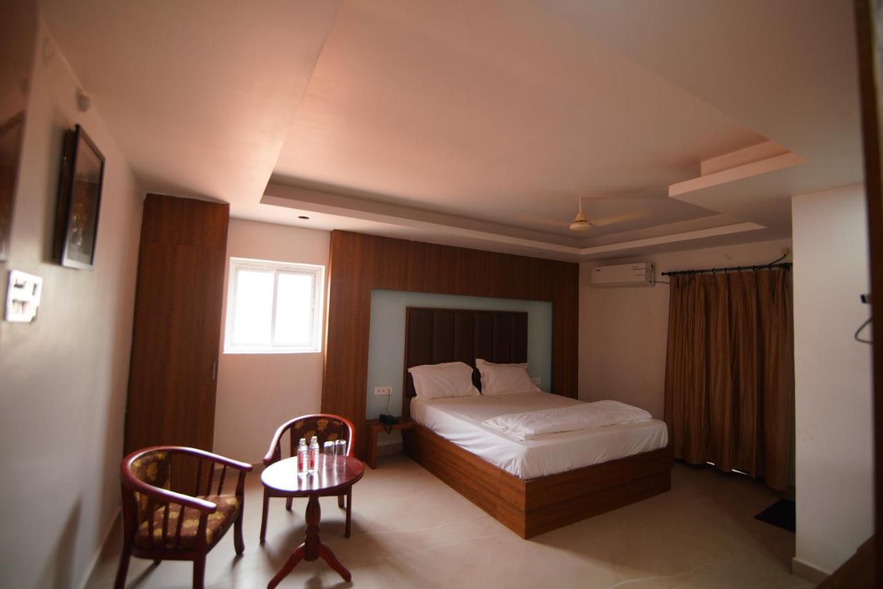 Siriki Resorts Srungavarapukota ภายนอก รูปภาพ